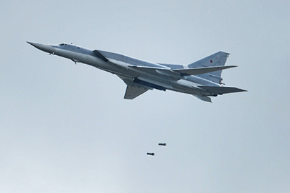 Российские бомбардировщики Ту-22М3 атаковали позиции ИГ в районе Пальмиры