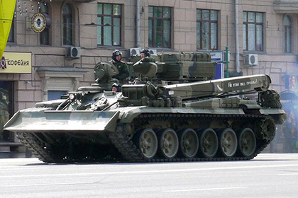 Российские военные купили 18 бронированных ремонтно-эвакуационных машин