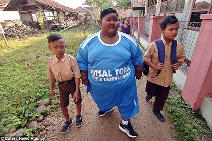 Самый толстый в мире мальчик сбросил вес к учебному году