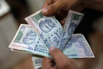 Сбербанк займет миллиард рупий