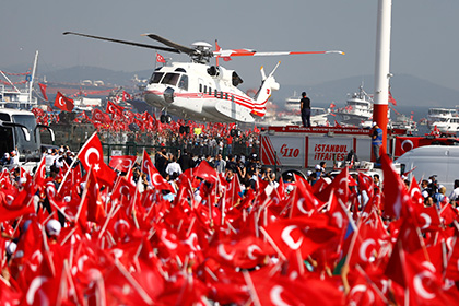 Турция направила запрос на экстрадицию бежавших в Грецию после путча военных