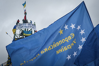Украинское СМИ призвало Евросоюз отказаться от безвизового режима с Киевом