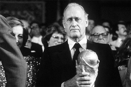 Умер бывший глава ФИФА 100-летний Жоао Авеланж