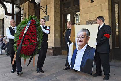 В Москве похоронили Фазиля Искандера