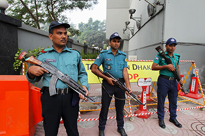 Власти Бангладеш выслали из страны дипломата КНДР за контрабанду