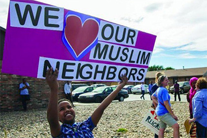 Христиане Канзаса устроили марш в поддержку мусульман-беженцев