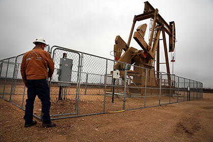 Нефть упала ниже 49 долларов за баррель