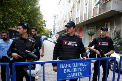 Смертник совершил теракт в Турции во время полицейской спецоперации