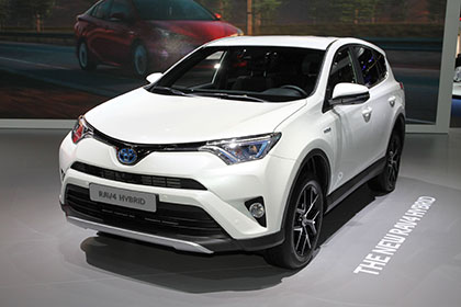 Toyota запланировала продать 30 тысяч RAV4 в России до конца года