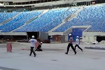 «Зенит-Арена» открылась матчем между строителями