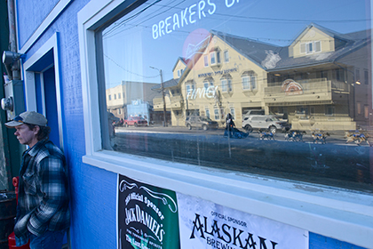 Жизнь американцев и россиян сравнили в годовщину продажи Аляски