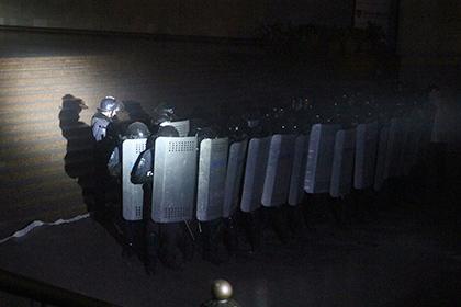 Бойцов «Беркута» доставили в киевский суд по делу Майдана