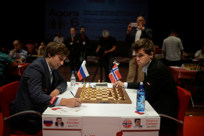 Четвертую партию матча за шахматную корону Карякин и Карлсен сыграли вничью