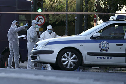 Греческая полиция объявила в розыск подозреваемых в атаке на посольство Франции