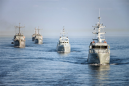 Группа противоминных кораблей НАТО прибыла в Литву