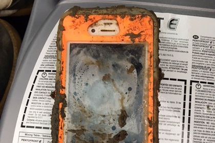 iPhone заработал после полутора лет в озере