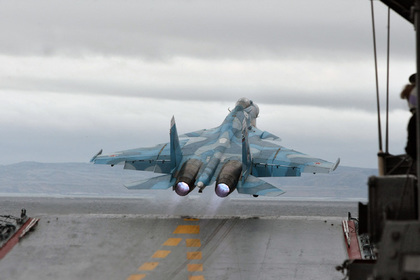 Источник объяснил появление истребителей с «Адмирала Кузнецова» в Хмеймиме