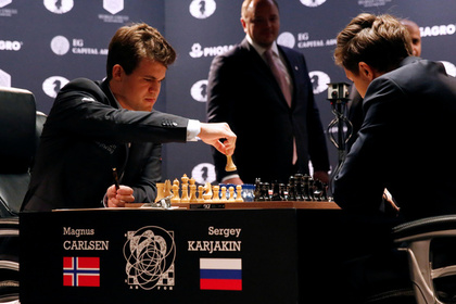 Карякин проиграл Карлсену в десятой партии матча за шахматную корону