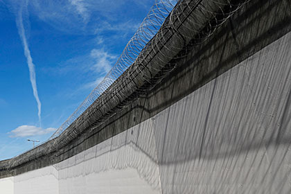 Небо над британскими тюрьмами закроют для беспилотников
