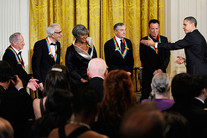 Обама наградил Тома Хэнкса и Роберта Де Ниро медалью Свободы