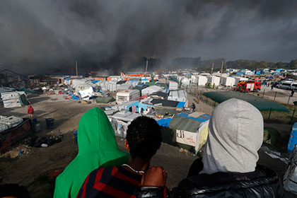 Оставшиеся в Кале беженцы-подростки устроили массовую драку