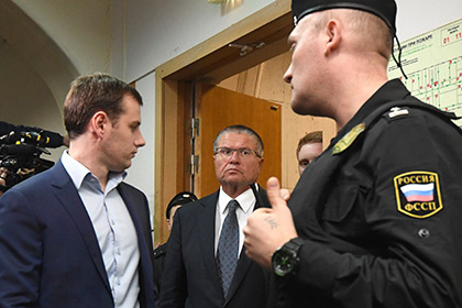 Прокурор поддержал ходатайство СКР о домашнем аресте Улюкаева