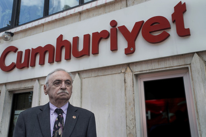 В Турции арестовали главного редактора газеты Cumhuriyet