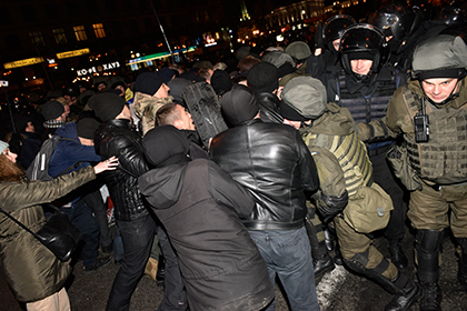 Во время столкновений на Майдане пострадали три человека