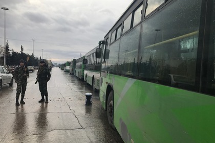 Боевики в Сирии обстреляли предназначенные для эвакуации раненых автобусы