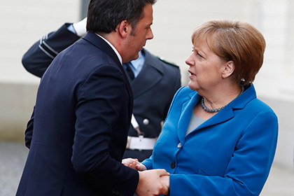 Меркель пожалела о будущей отставке Ренци
