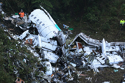 Названы виновные в падении самолета с футболистами в Колумбии
