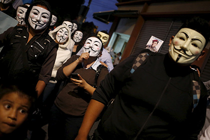 Противники расизма из Anonymous полгода атаковали борцов за права чернокожих