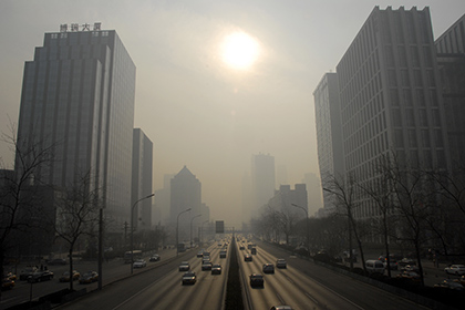 В Пекине объявлен «красный» уровень экологической опасности