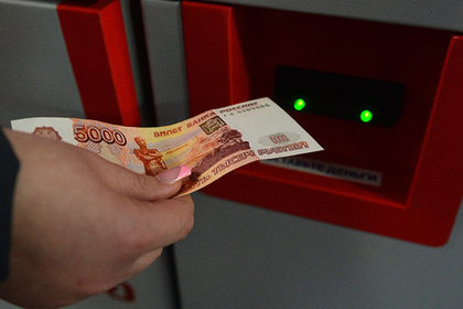 Больше половины россиян брали в долг у родственников для погашения кредита