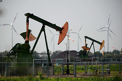 Цена на нефть Brent опустилась ниже 56 долларов за баррель