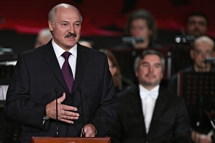Лукашенко пообещал защитить белорусский народ от унижений