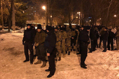 Две вооруженные группировки в Харькове устроили перестрелку