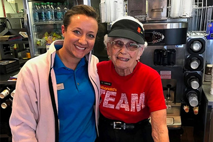 94-летняя американка проработала в «Макдоналдс» 44 года