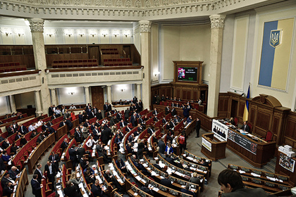 Депутатов Рады пообещали лишать мандатов за двойное гражданство