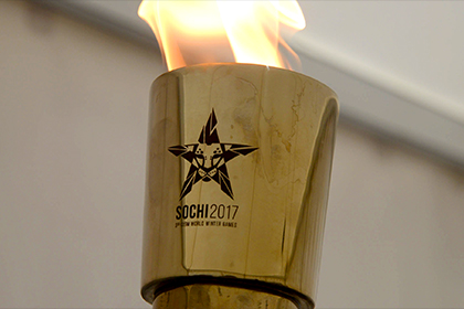 Музею спортивной славы ЦСКА передали символы Эстафеты огня военных игр в Сочи