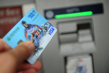 Россияне стали чаще пользоваться банковскими картами для оплаты товаров