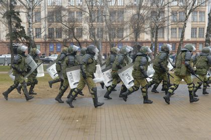 В Минске милиция начала задержания участников акции протеста