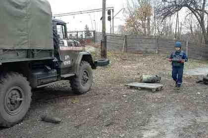 Взрывы на складе боеприпасов под Харьковом продолжились