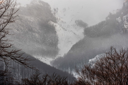 Двое подростков погибли при сходе лавины в Румынии