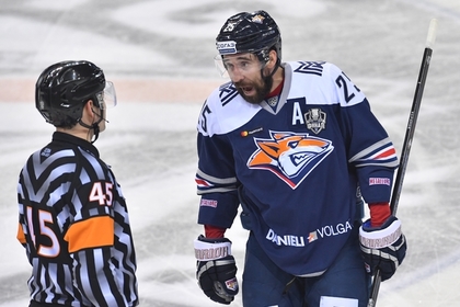Хоккеист «Магнитки» Зарипов назвал происходящее на льду в матче со СКА балетом