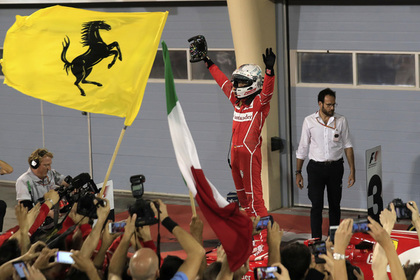 Пилот Ferrari Феттель выиграл Гран-при Бахрейна