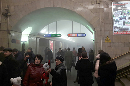 Пять человек погибли и более 50 пострадали при взрыве в метро Петербурга