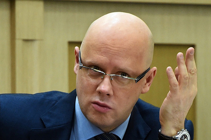 Сенатор пригрозил Шараповой судом из-за приписываемого им романа