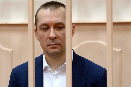 Суд арестовал отца подозреваемого в коррупции полковника Захарченко