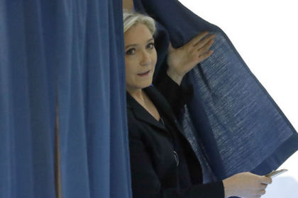 В МВД Франции сообщили о лидерстве Ле Пен на выборах президента